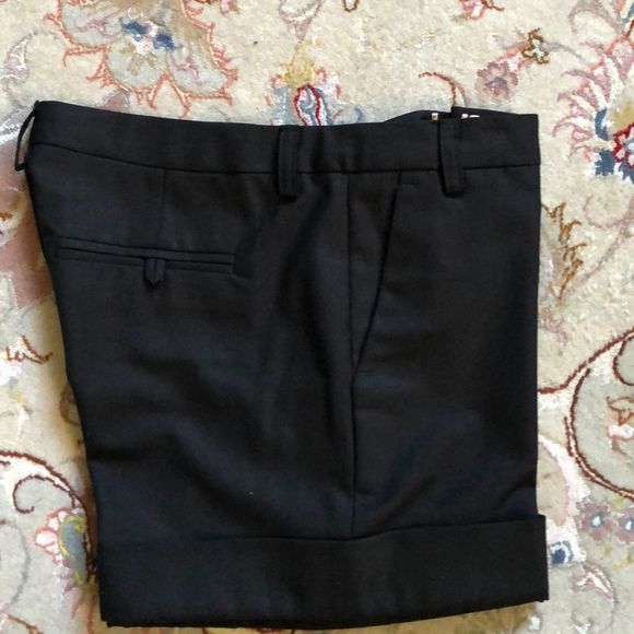 Poleci Dressy Cuffed Short - Picture 12 of 12